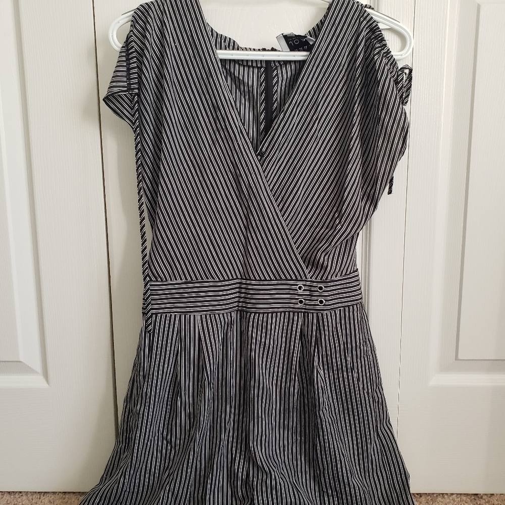 Jumpsuits - Picture 2 of 5